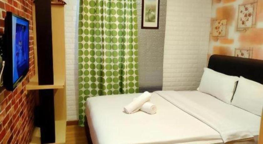Hotel Zamburger Enstek Sepang Exterior foto